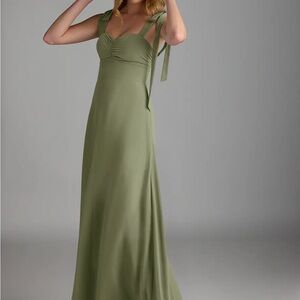 Azazie Lizet in Pistachio